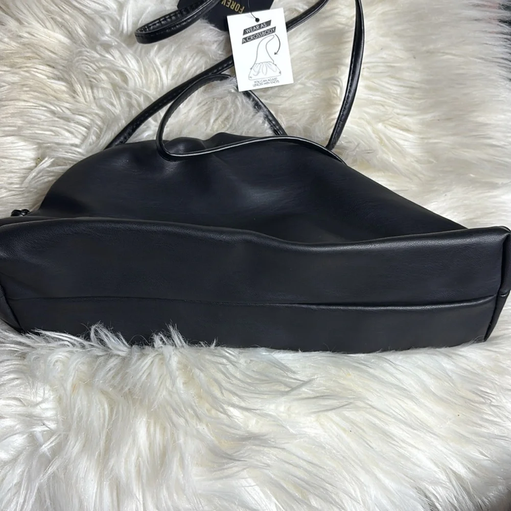 Elegant Black Crossbody to Clutch Bag Sleek Design
